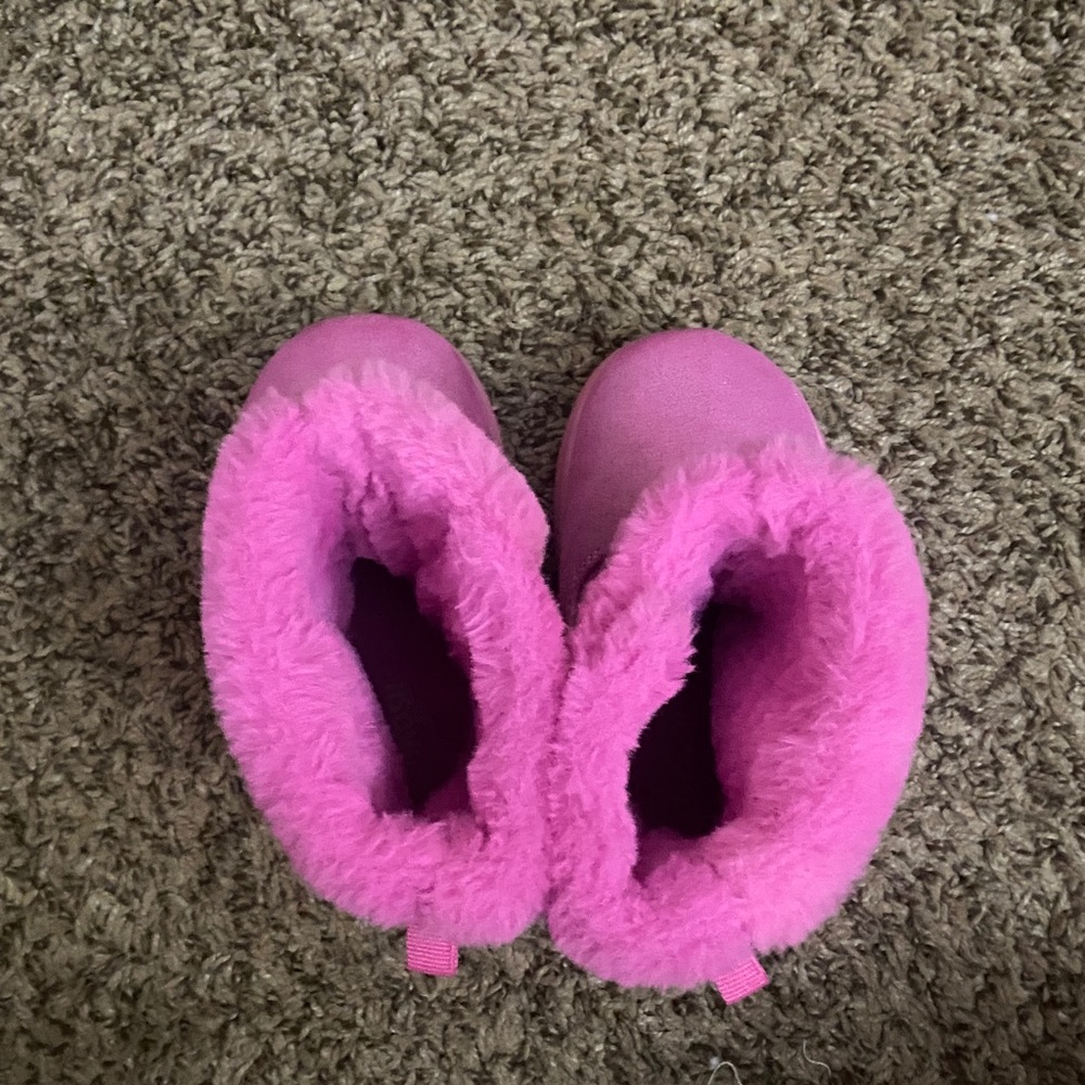 OshKosh B'gosh Sparkly Pink Boots - Picture 7 of 8